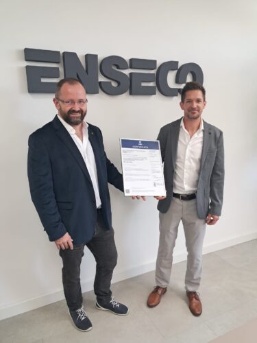 Az ENSECO képviselői az ISO 19443-as tanúsítvánnyal